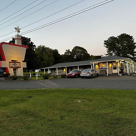 Bea'S Parkway Inn 마운트 에어리 외부 사진
